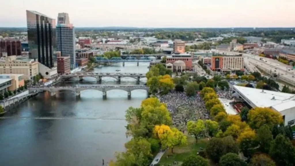 date night ideas grand rapids